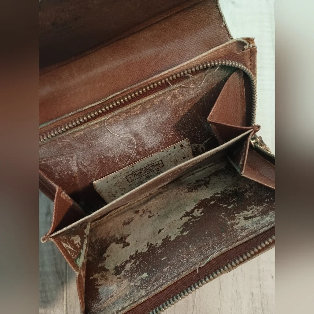 Louis Vuitton Monogram Porte Monnaie Billets Tresor Wallet